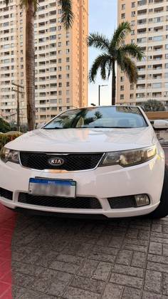 KIA CERATO 1.6 EX2 SEDAN 16V GASOLINA 4P AUTOMÁTICO
